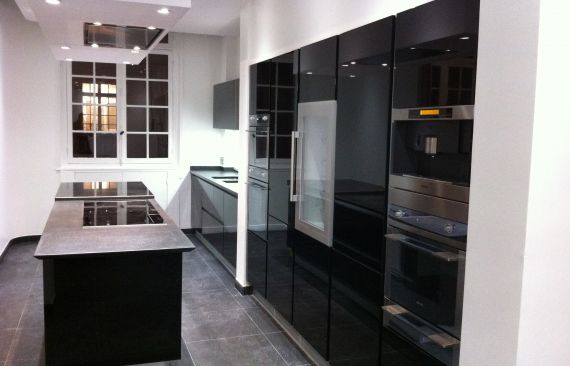 Une cuisine noire : élégante et sobre